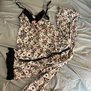 Victoria’s Secret pajama set